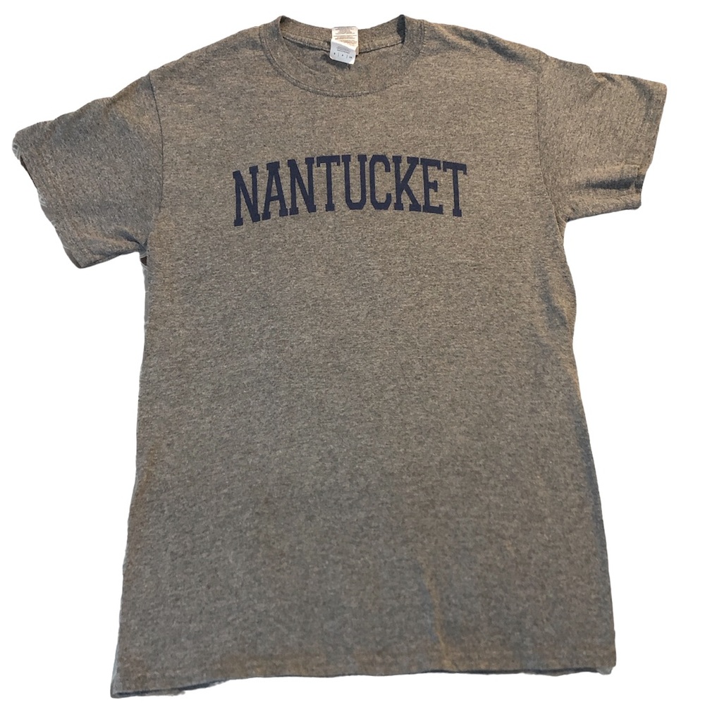 🐳🐳Gray NANTUCKET crewneck T-shirt